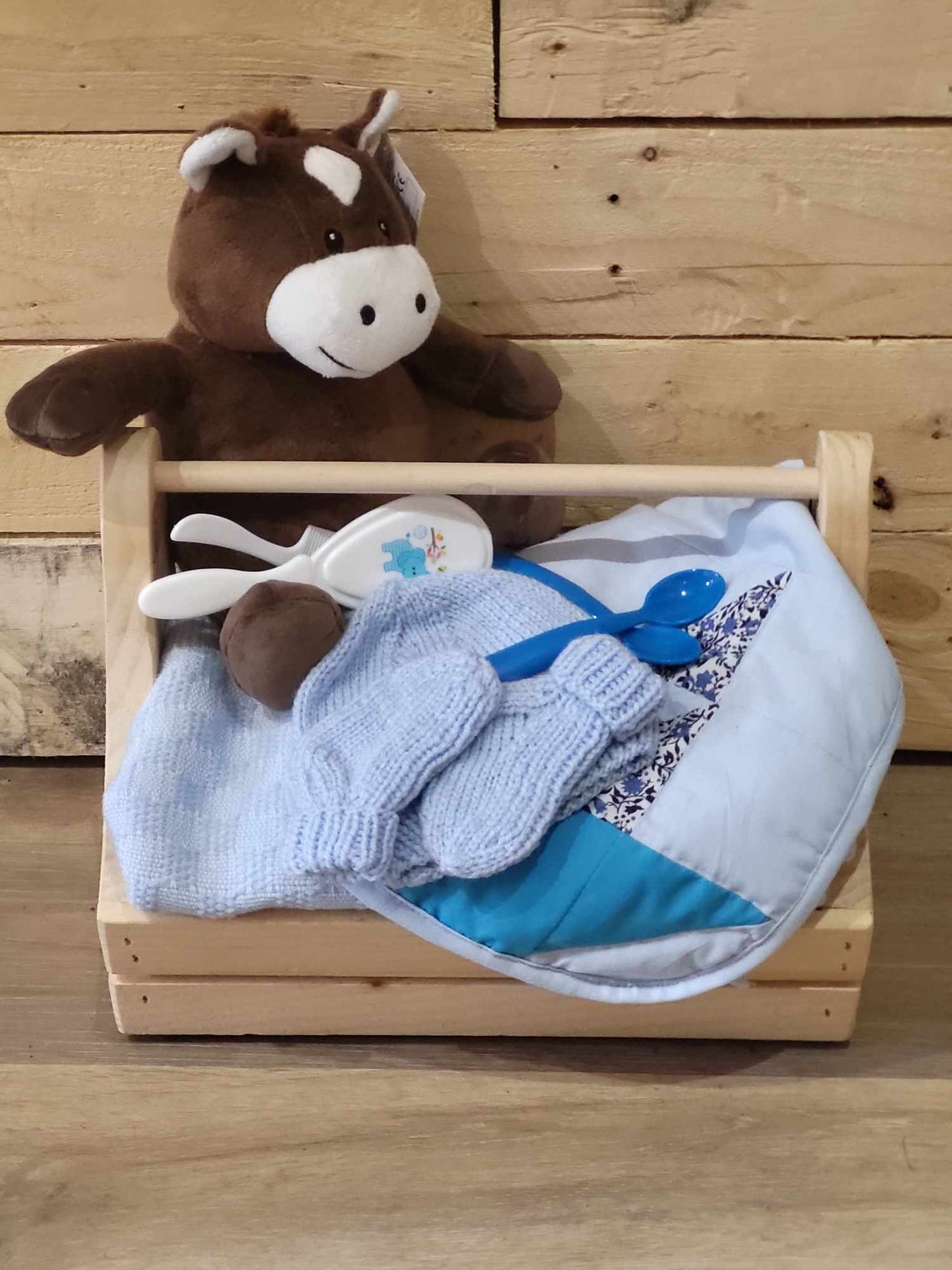 Panier cadeau nouveau née