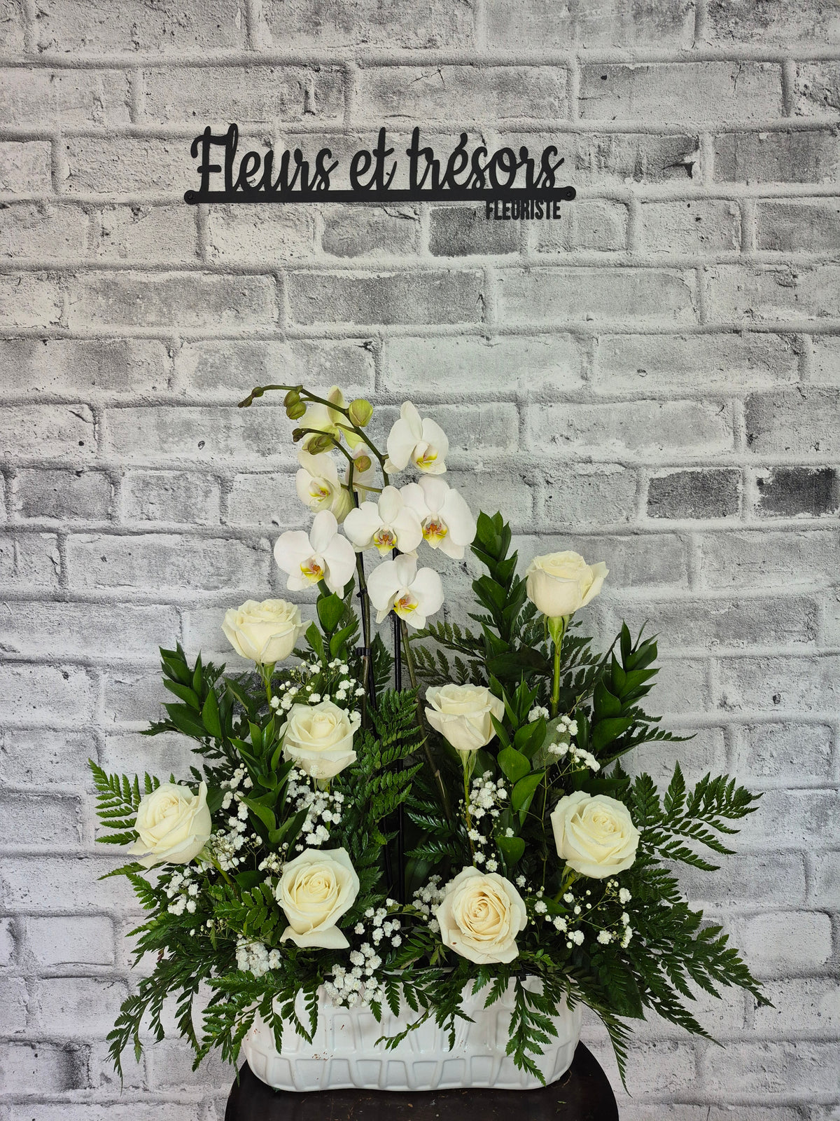 arrangement orchidée et fleurs