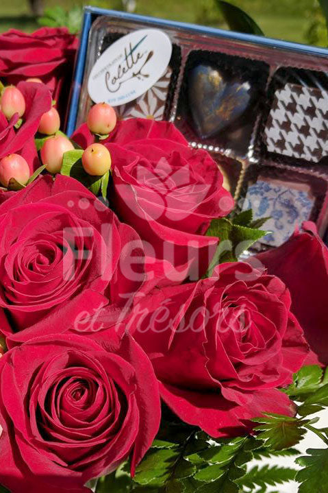 Chocolats et bouquet de fleurs, parfait pour un cadeau romantique. Commandez en ligne et livraison à Victoriaville.